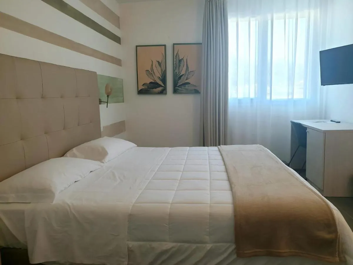 **  Hotel Grel Chiaramonte Gulfi Italy